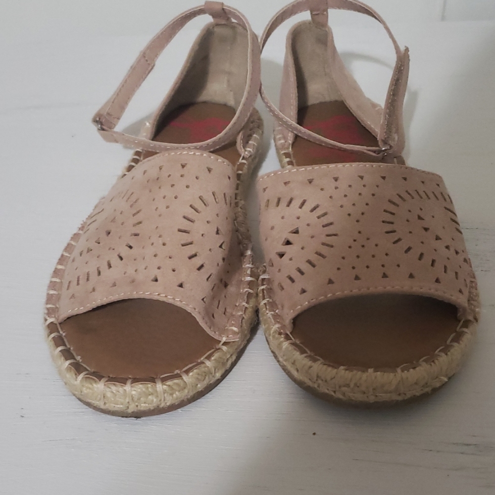 Sandles